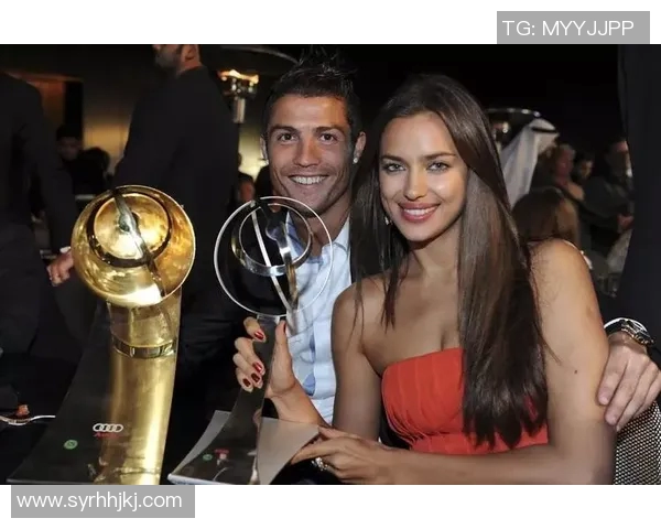 足球明星与维密天使的浪漫邂逅：一场梦幻般的跨界爱情故事